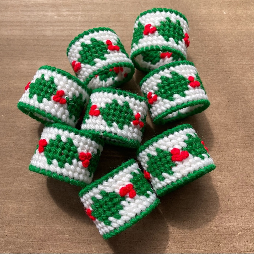 Estate Vintage Christmas Needlepoint Napkin Rings Set of 8 Red and Green
